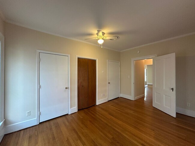 Building Photo - 319 W 2nd St