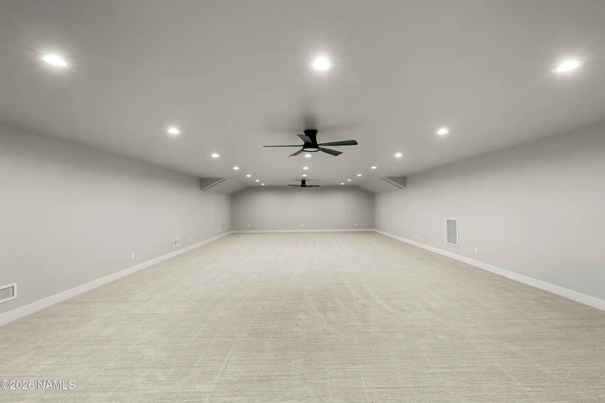 Building Photo - 1183 N Worthington Pl