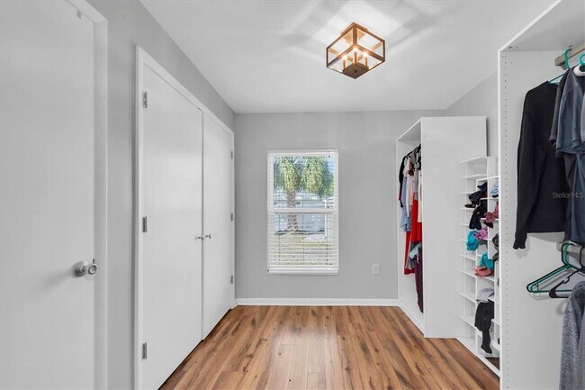 Building Photo - 3623 W Gray St