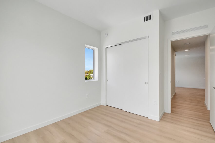 Building Photo - 1710 N J Ter