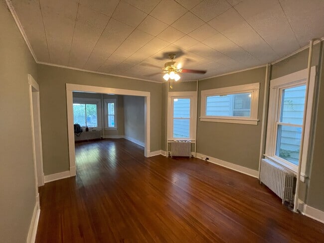 Primary Photo - 10 Magnolia Terrace