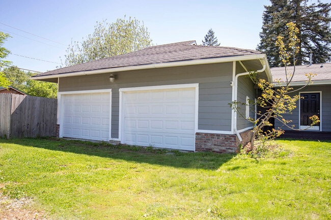 Building Photo - 33504 SE 43rd St