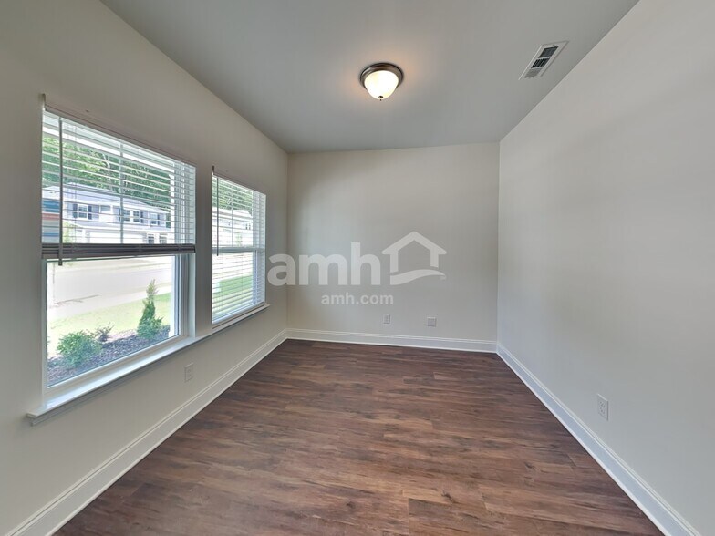 Building Photo - 5964 Hagar Vly Dr
