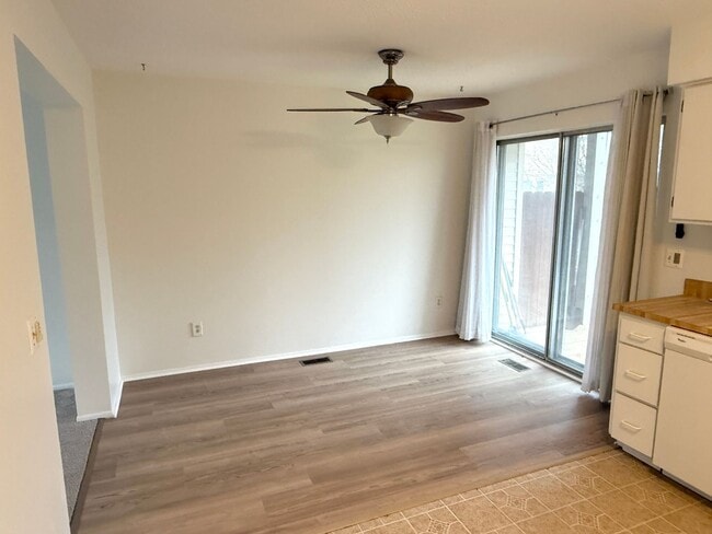 Building Photo - Newly Renovated! - 2 Bedroom, 1.5 Bathroom Condo In Van Buren Twp, Mi