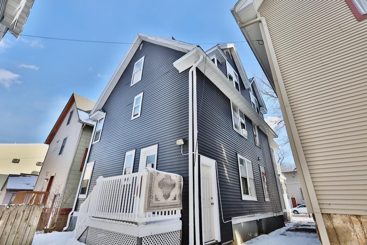 Building Photo - 452 W Doty St