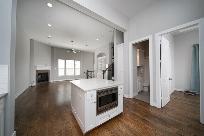 Building Photo - 5743 Kiam St