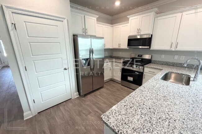 Building Photo - $100 OFF First 3 Months! New Construction 4 Bed 2 Bath Cottage in Spanish Fort