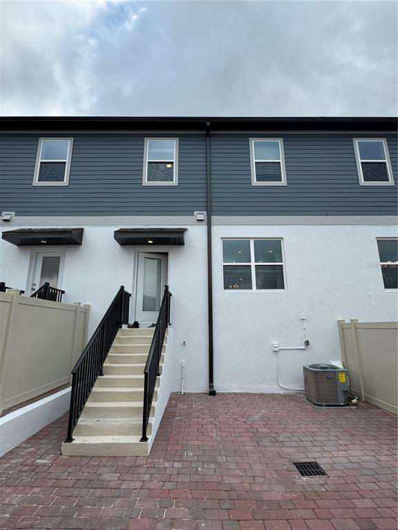 Building Photo - 12118 Plumpton Dr