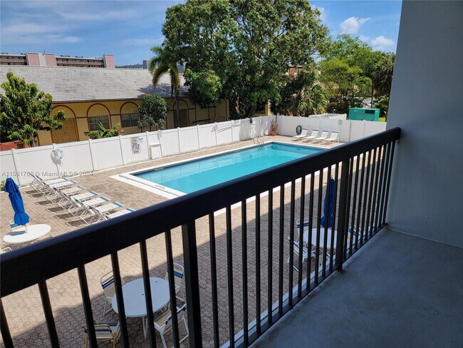 Building Photo - 1301 NE 7th St