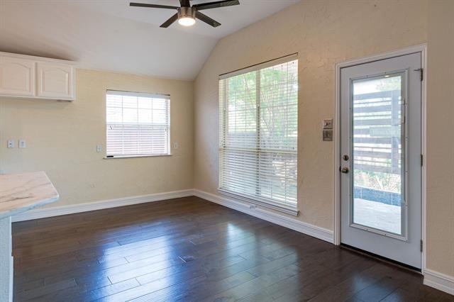 Building Photo - 704 Glendale Dr