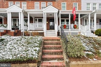 Building Photo - 118 N Peyton St