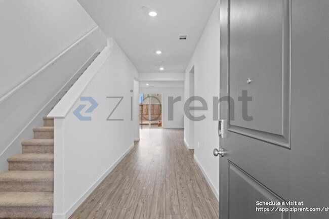 Building Photo - 1747 Tornillo Ave