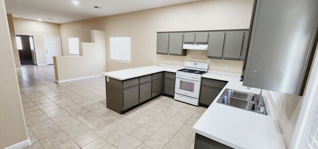 Building Photo - HAVE YOU SEEN THIS???