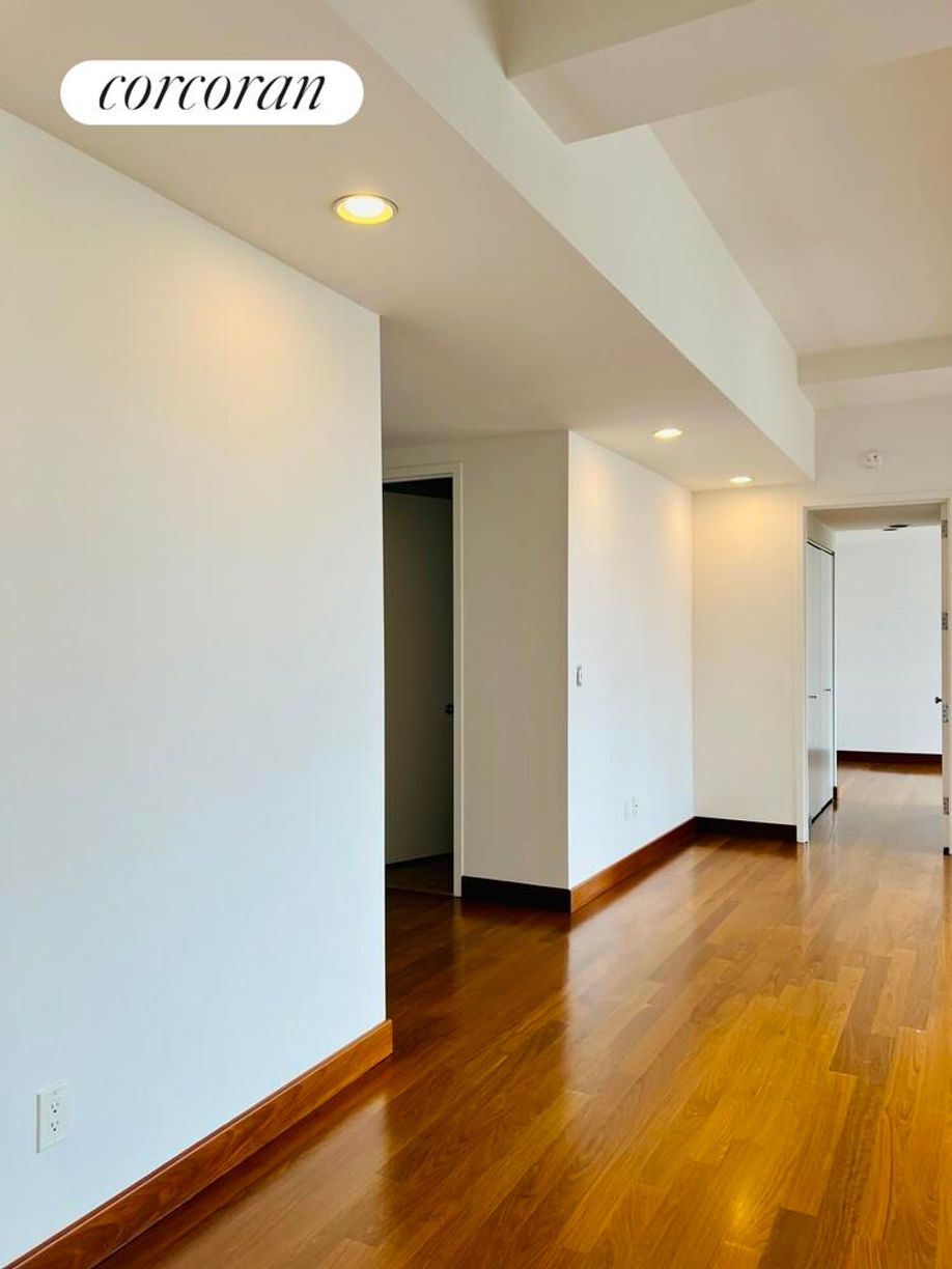 Building Photo - 305 E 63rd St