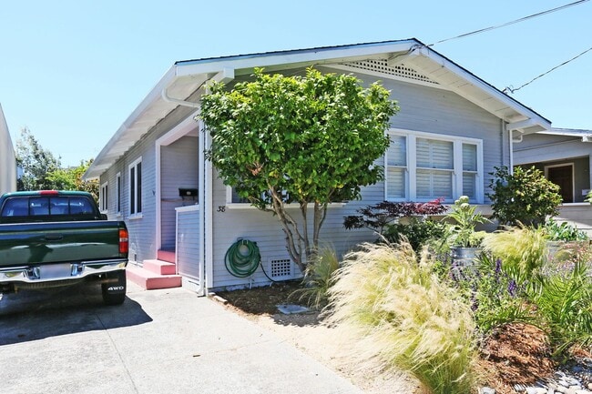 Building Photo - OPEN HOUSE: Sunday (6/1) from 3:00pm to 4:...
