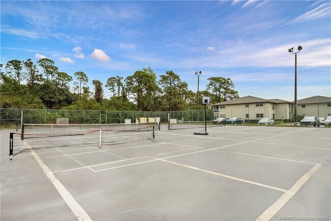 Building Photo - 9 Lake Vista Trail