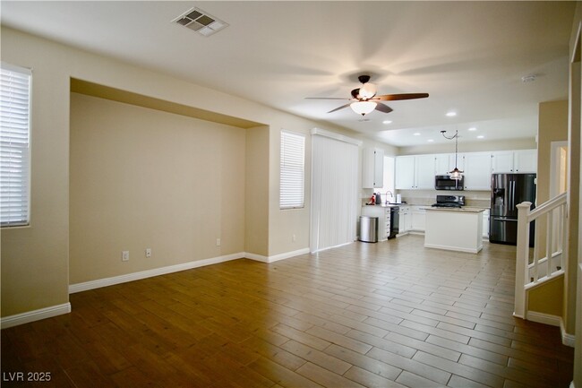 Building Photo - 10749 Turquoise Valley Dr