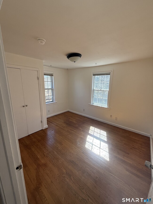 Building Photo - 29 N Hill Rd