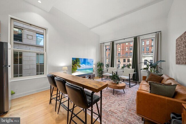 Building Photo - 675 E St NW