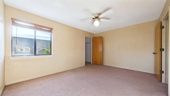 Building Photo - 9479 Tara Cay Ct