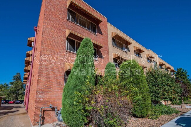 Building Photo - 733 E 2nd Ave