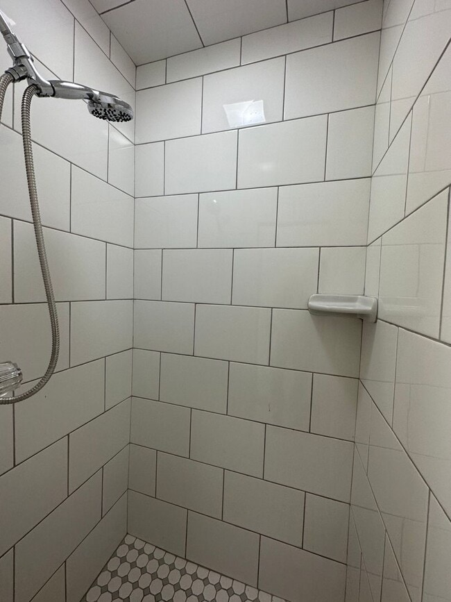 Building Photo - 725 1/2 Kern St Apt B -- West Valley Real Estate
