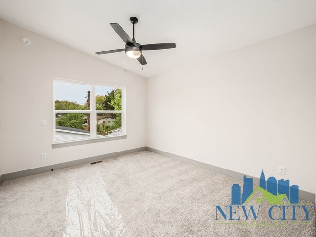 Building Photo - Recently Built 2 Bedroom 2 1/2 Bathroom Single Family Home in South Columbus!