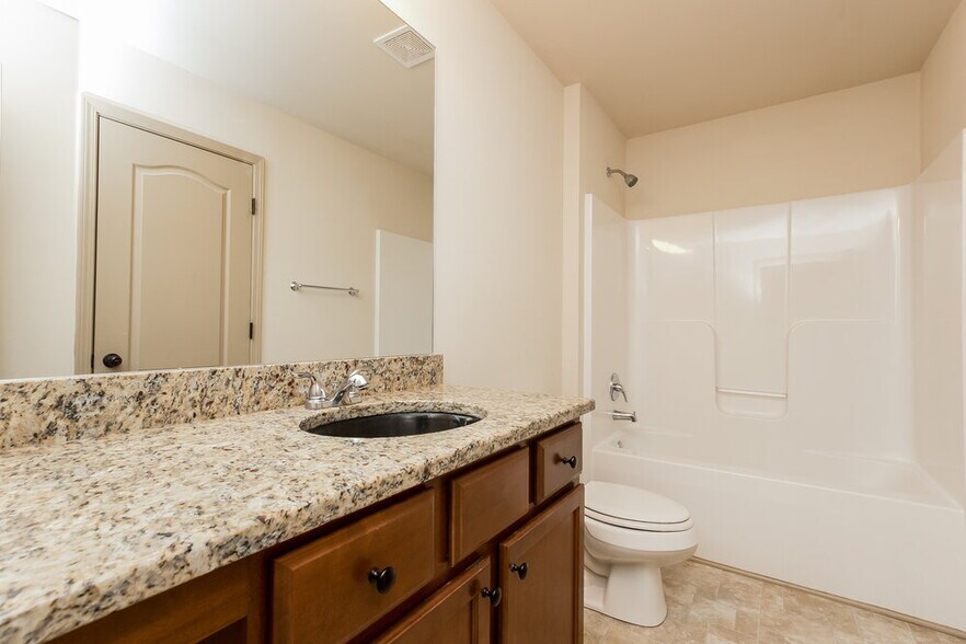 Building Photo - 500 Ballyshannon Dr