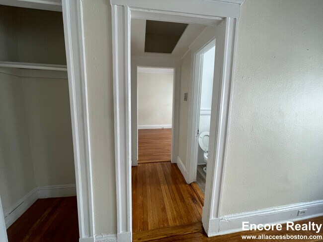 Building Photo - 1163 Boylston St