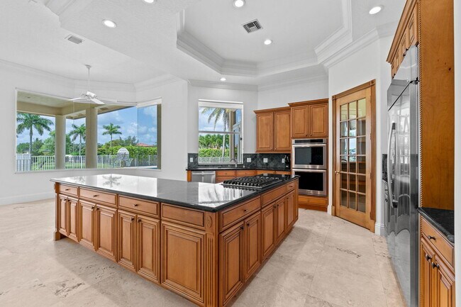 Building Photo - 3250 Palm Beach Point Blvd