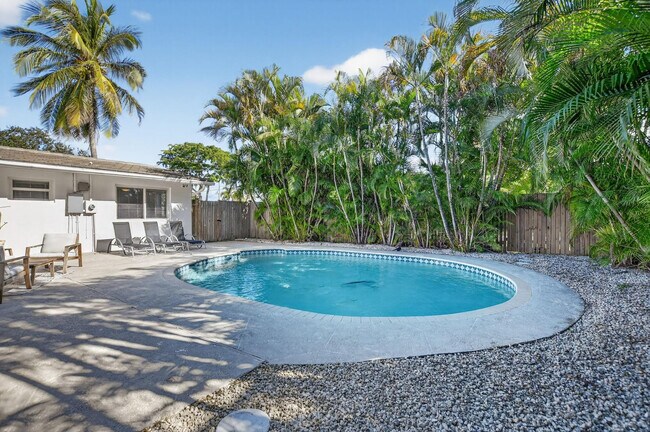 Building Photo - 954 SE 7th St