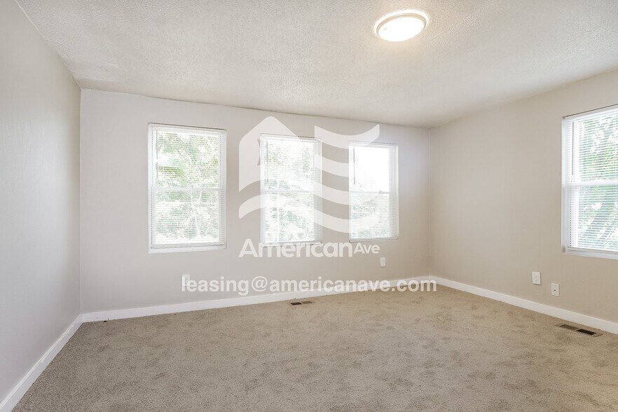 Building Photo - 1612 8th St