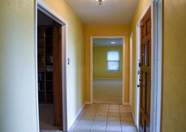 Building Photo - Country Home with 3 Bedrooms and 2 Baths