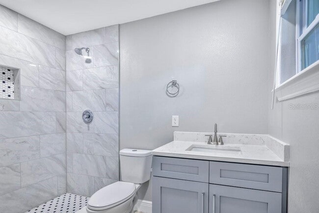 Building Photo - 6616 Blanche Ct