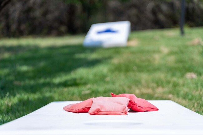 Building Photo - 8902 Feather Hill Rd