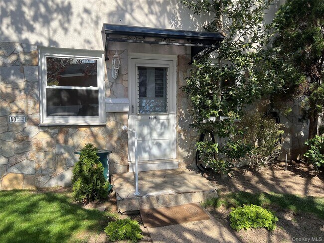 Building Photo - 16-05 Bell Blvd