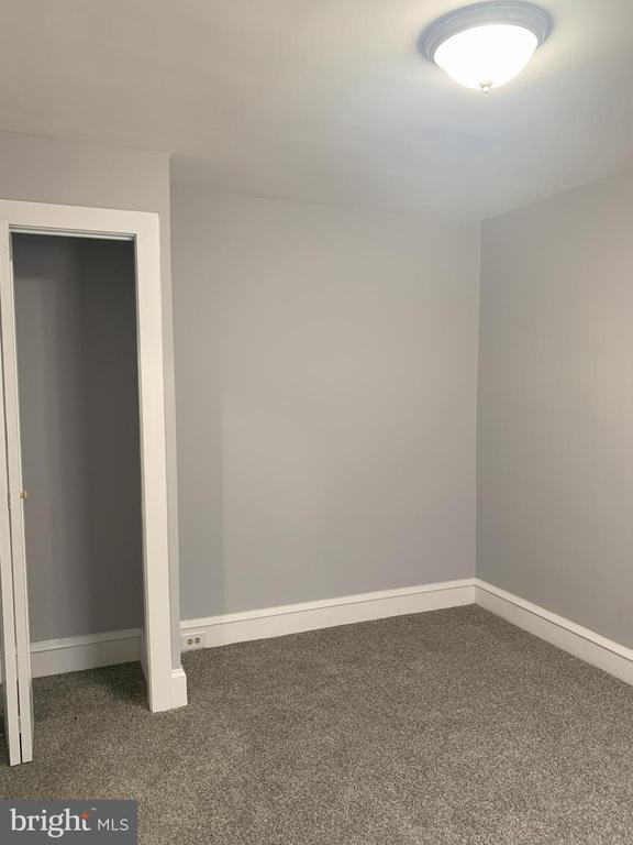 Building Photo - 2982 E Thompson St