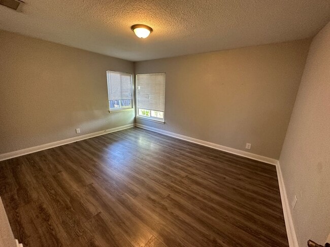 Building Photo - 204 Emerson Ave