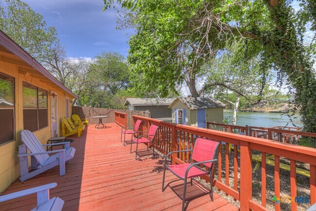 Building Photo - 1015 Reiley Rd