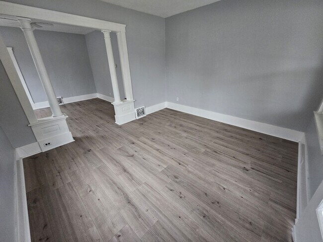 Building Photo - 1852 E 32nd St