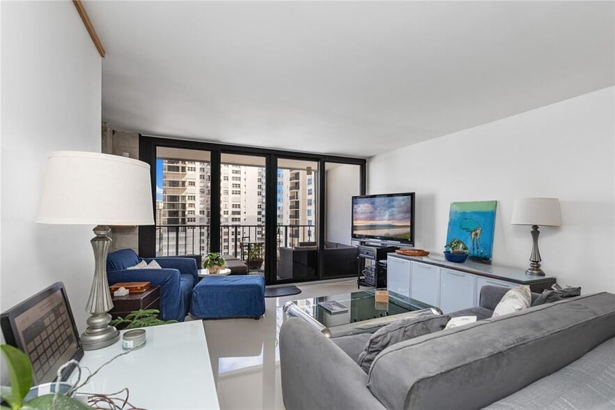 Building Photo - 2401 S Ocean Dr