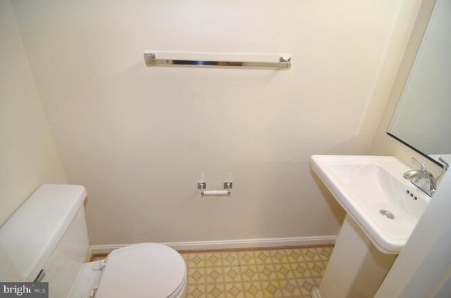 Building Photo - 46358 Columbus Dr