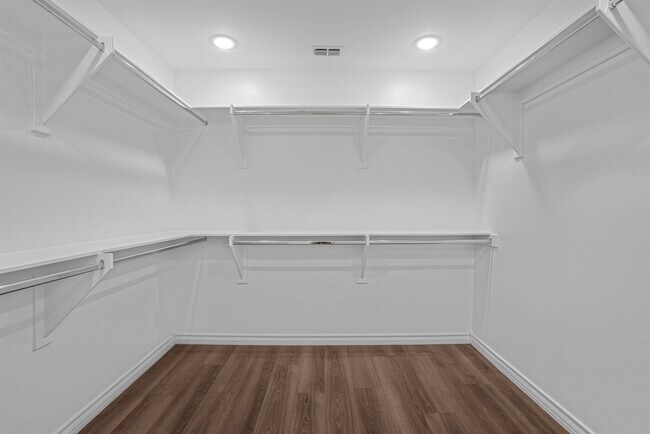 Building Photo - 9916 Bijan Dr