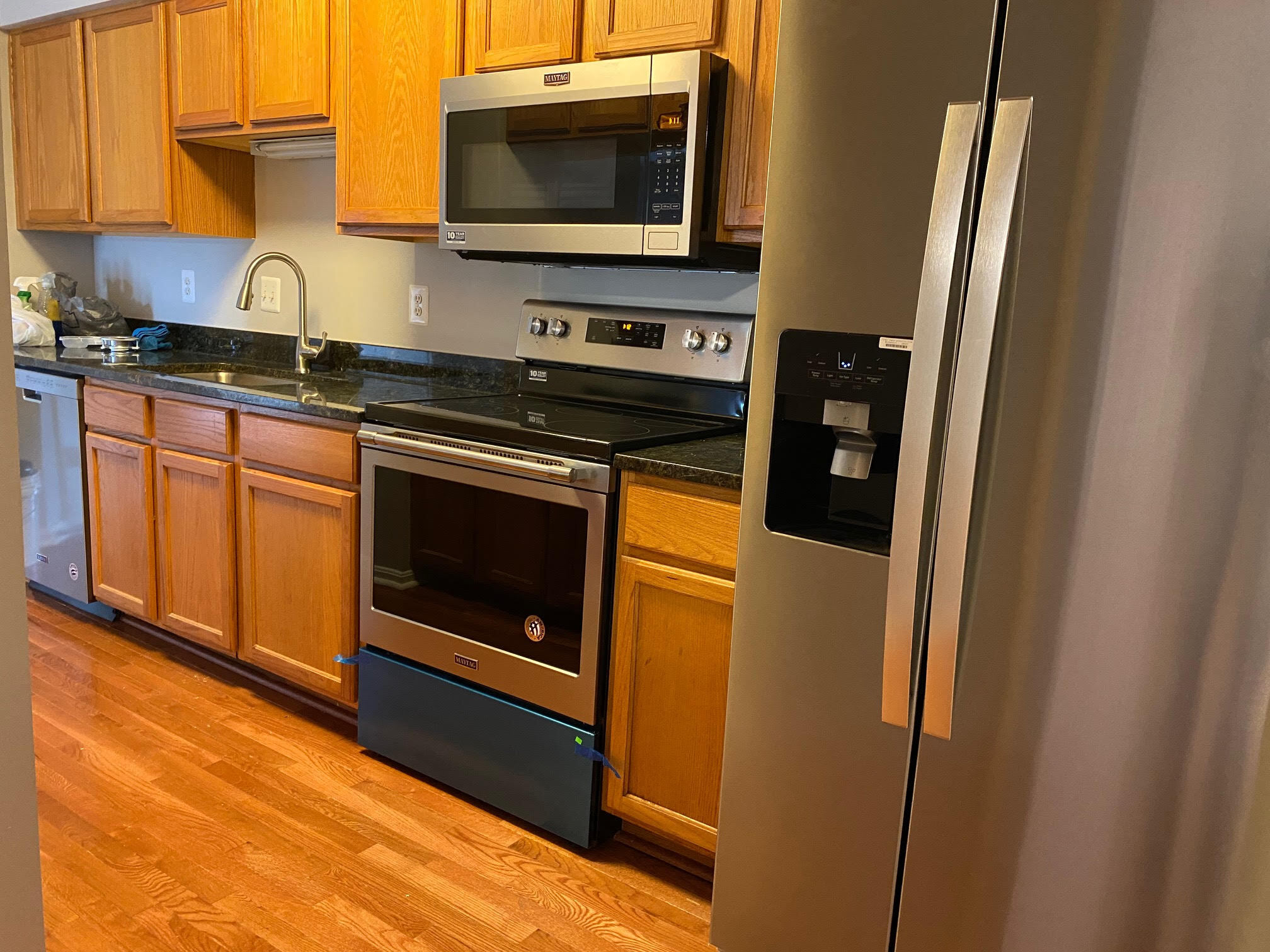 Kitchen with stainless steel appliances - 3712 Excalibur Ct