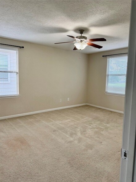Building Photo - 16010 Limestone Lake Dr