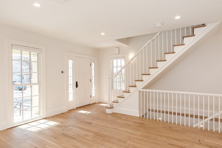 Building Photo - 229 Concord Ave