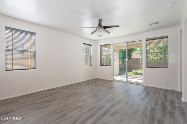 Building Photo - 10432 W Papago St