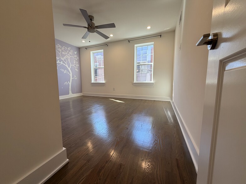 Building Photo - 2421 Manton St