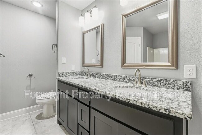 Building Photo - 2816 Orchid Dr