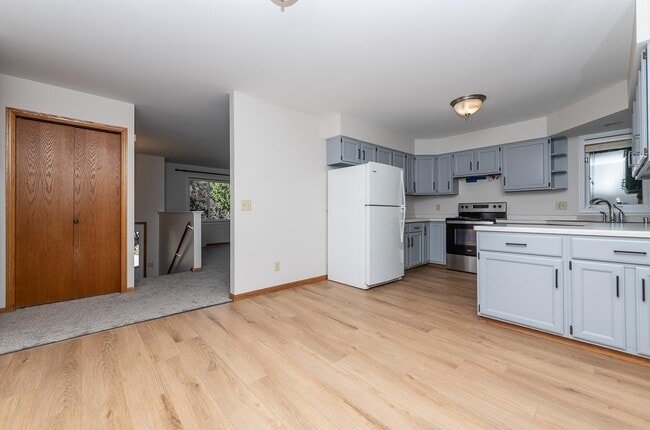 Building Photo - 2659 Aberdeen Ct